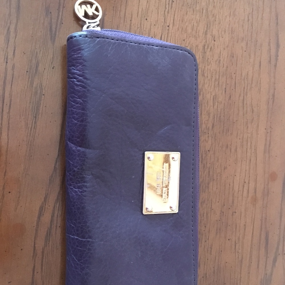 Michael Kors zip around wallet